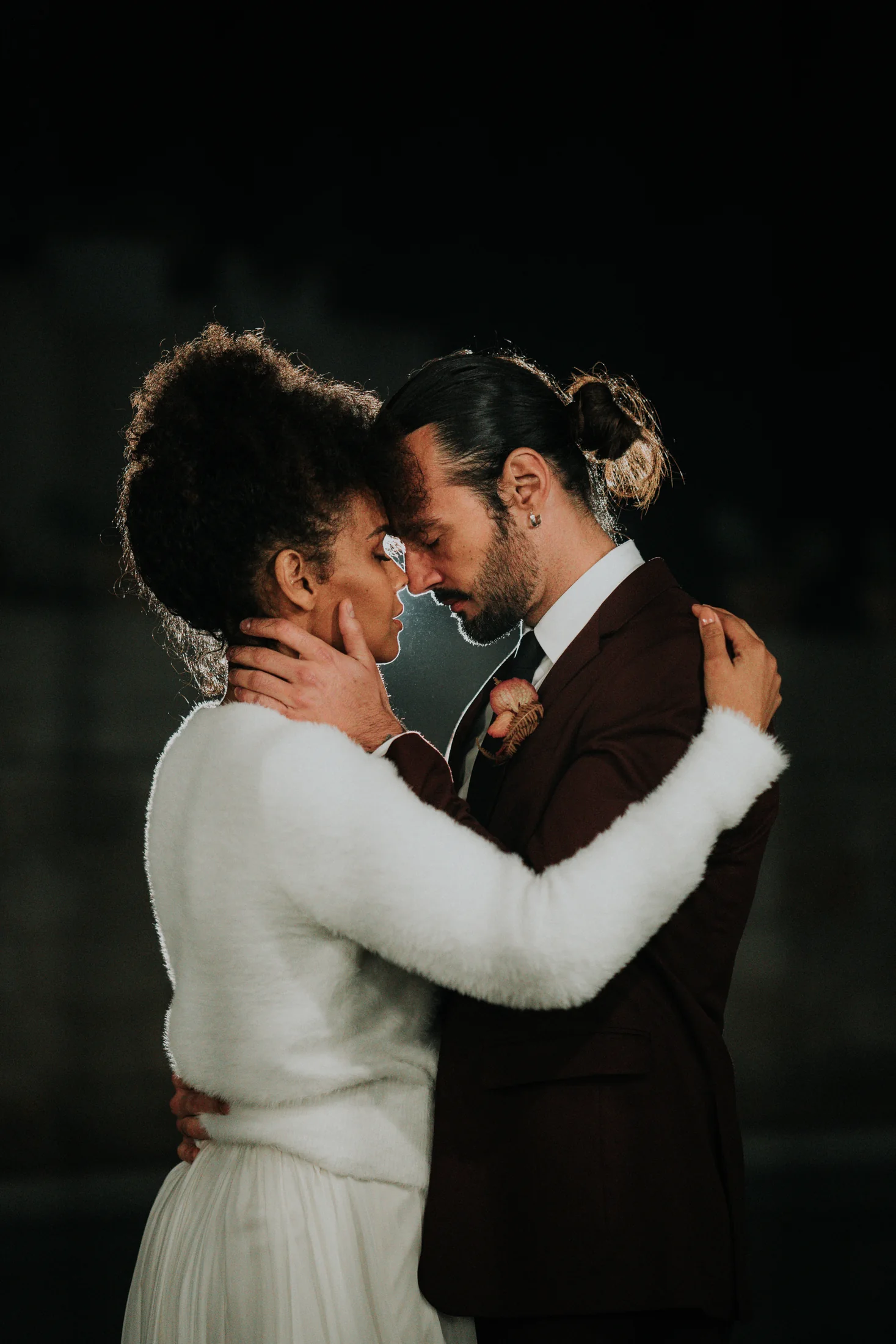 Wedding portrait in warm evening light in Puglia