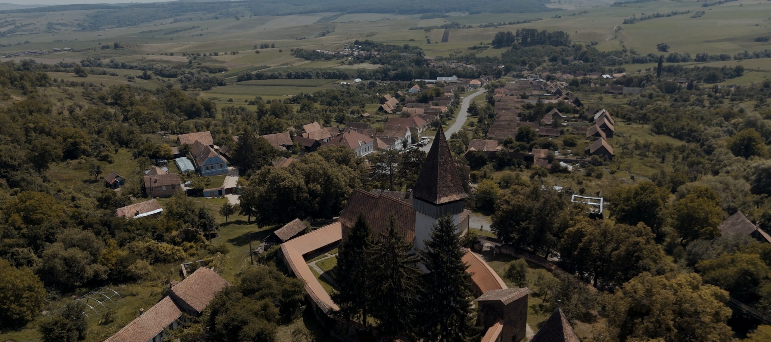 nuntă la Mesendorf Gasthaus – vedere aeriană asupra satului Meșendorf